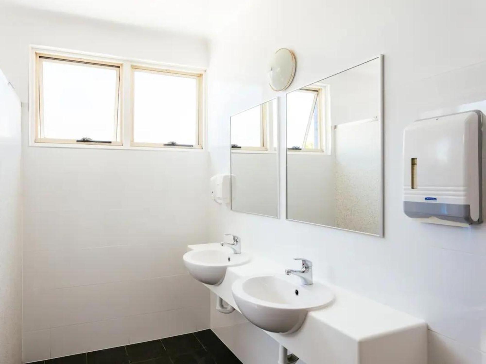 Six Degrees Boutique Hotel Albany Phòng bức ảnh